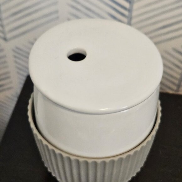 Pampered Chef Ceramic Microwave Egg Cooker Silicone Gray Sleeve - Picture 2 of 3